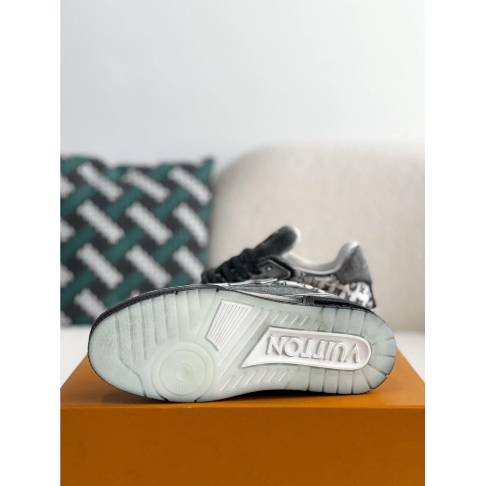 Louis Vuitton Trainer Sneakers,LOUIS VUITTON