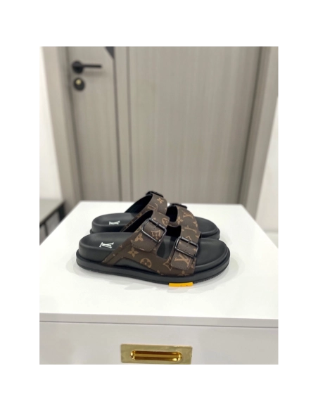 Louis Vuitton Man Slippers,LOUIS VUITTON
