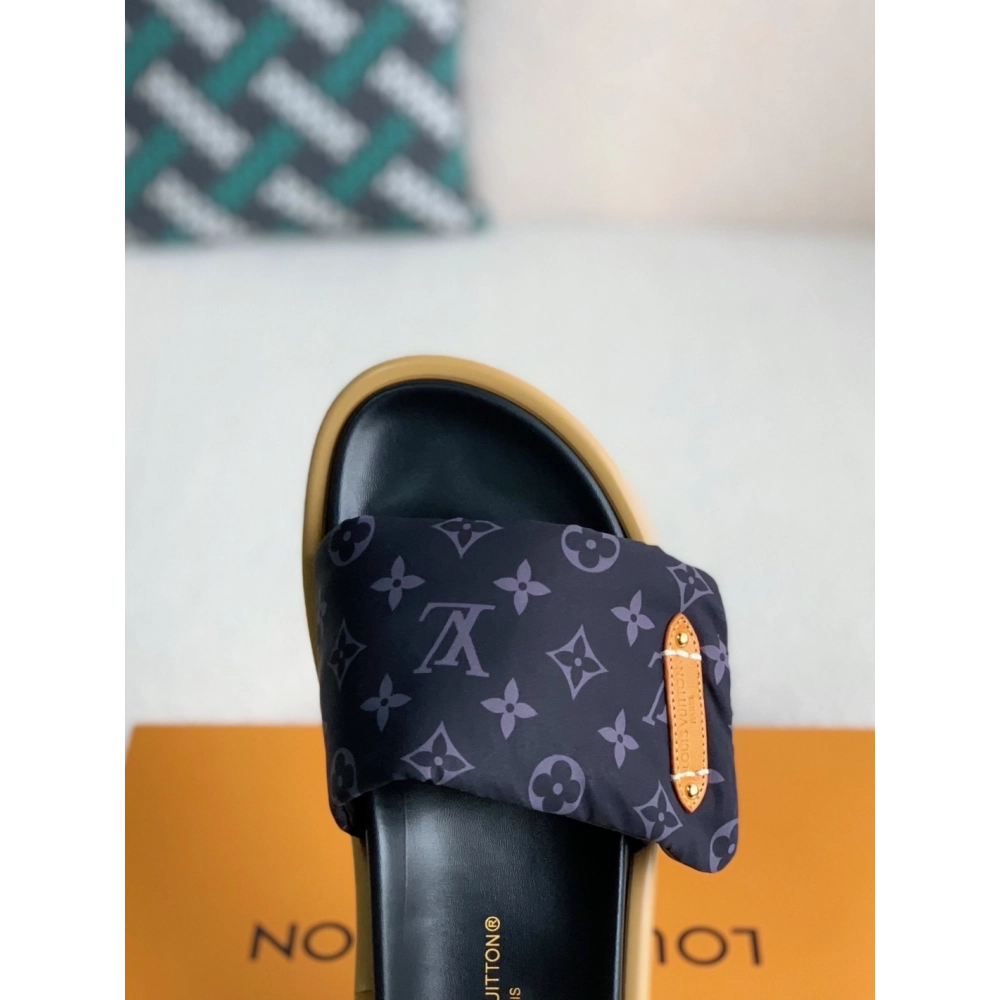 Louis Vuitton Slippers,LOUIS VUITTON