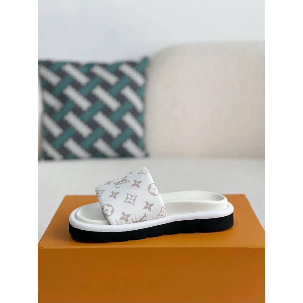 Louis Vuitton Slippers,LOUIS VUITTON