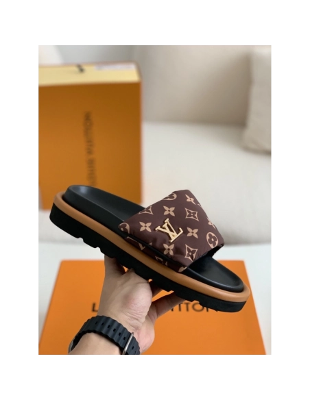 Louis Vuitton Slippers,LOUIS VUITTON
