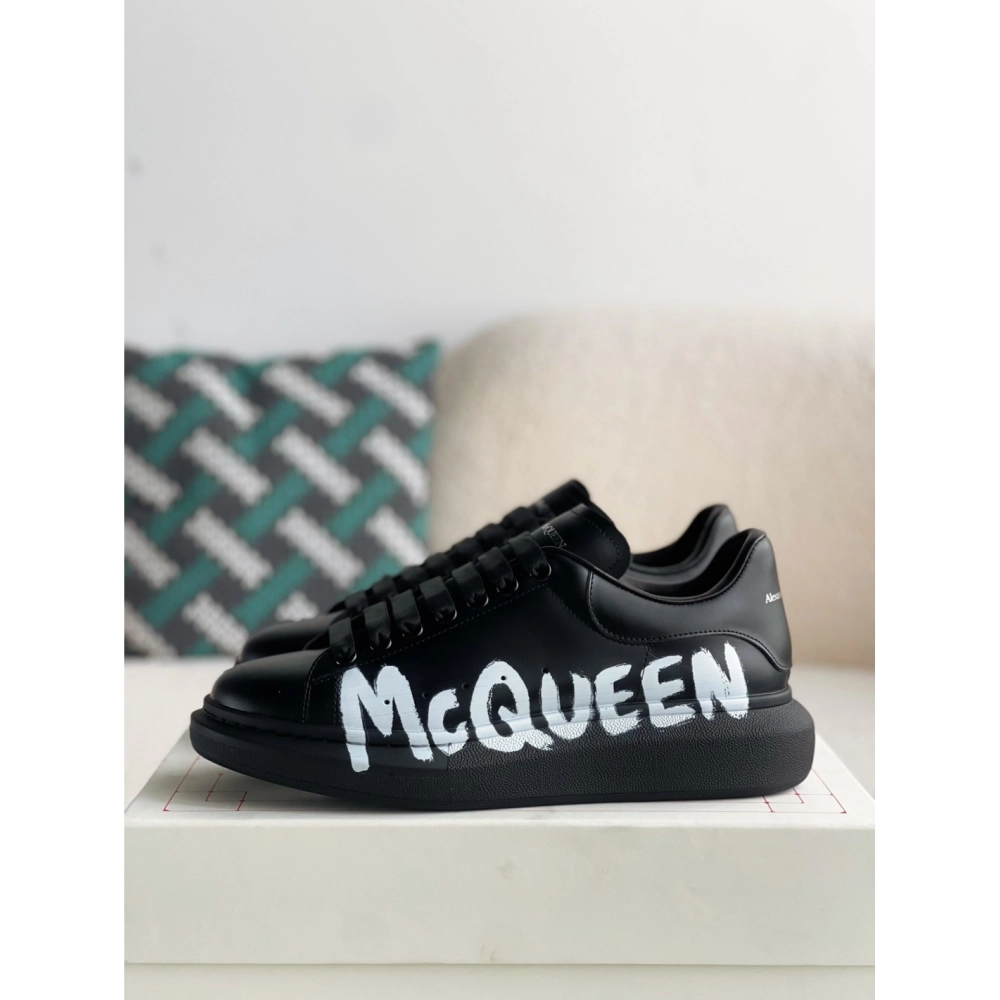 Alexander McQueen black letter Sneakers,Alexander McQueen,High quality Free shipping