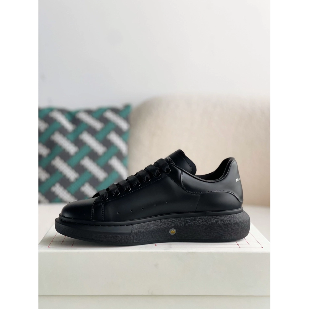 Alexander McQueen black letter Sneakers,Alexander McQueen,High quality Free shipping