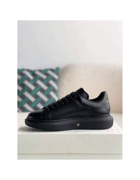 Alexander McQueen black letter Sneakers,Alexander McQueen,High quality Free shipping