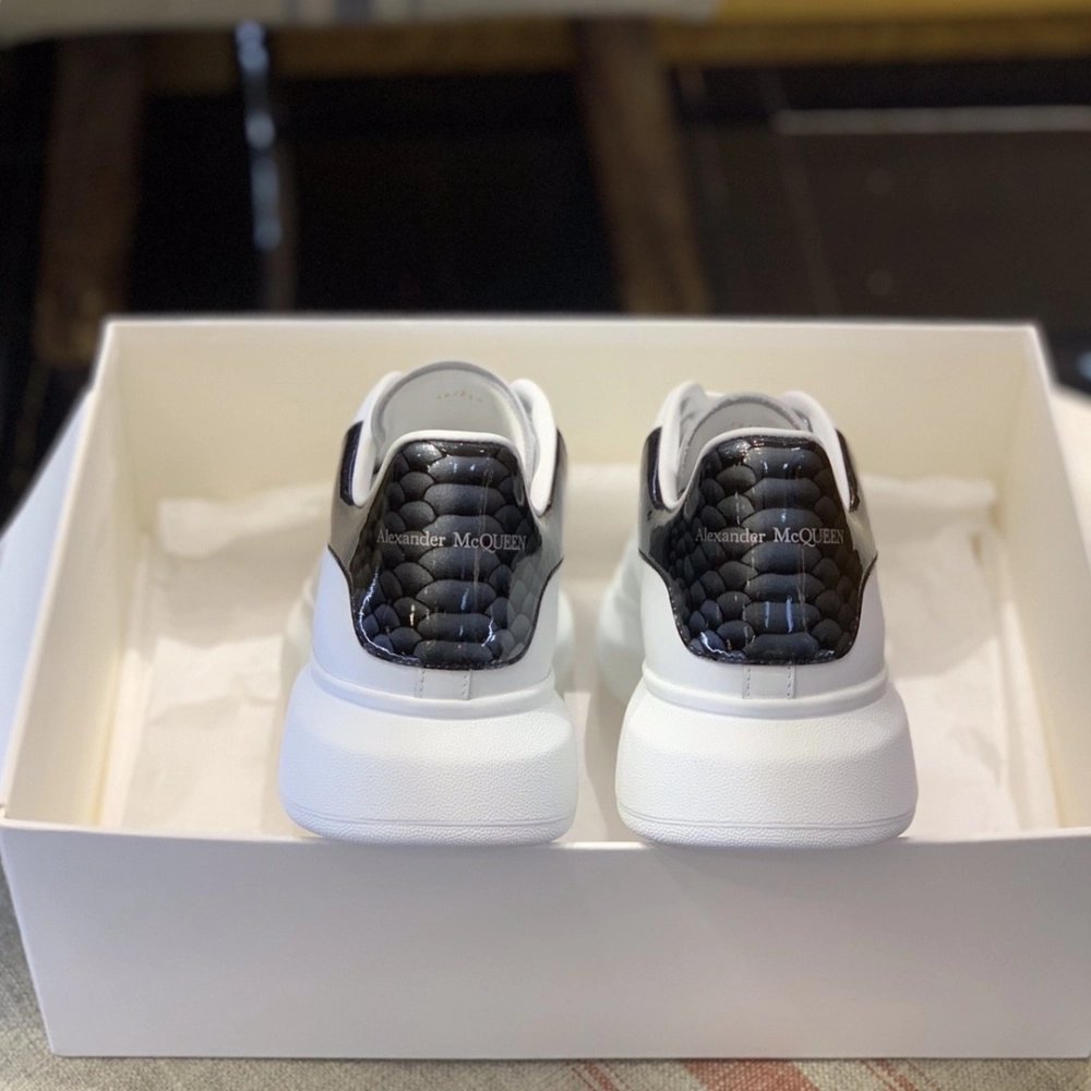 Alexander McQueen MQ Grey paint snake-grain pattern tail Sneakers,Alexander McQueen,High quality Free shipping
