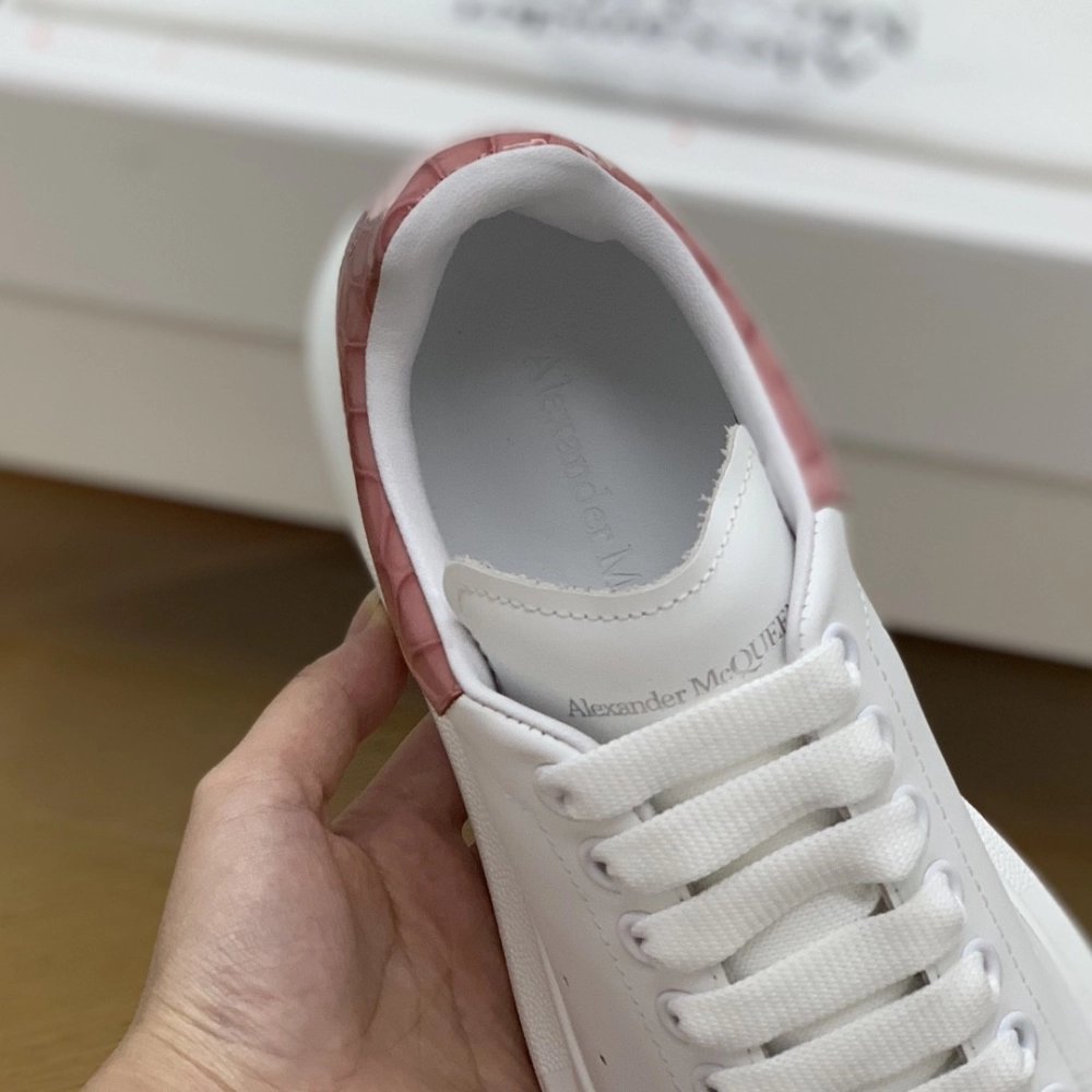 Alexander McQueen MQ Powdery bead Stone grain tail Sneakers,Alexander McQueen,High quality Free shipping