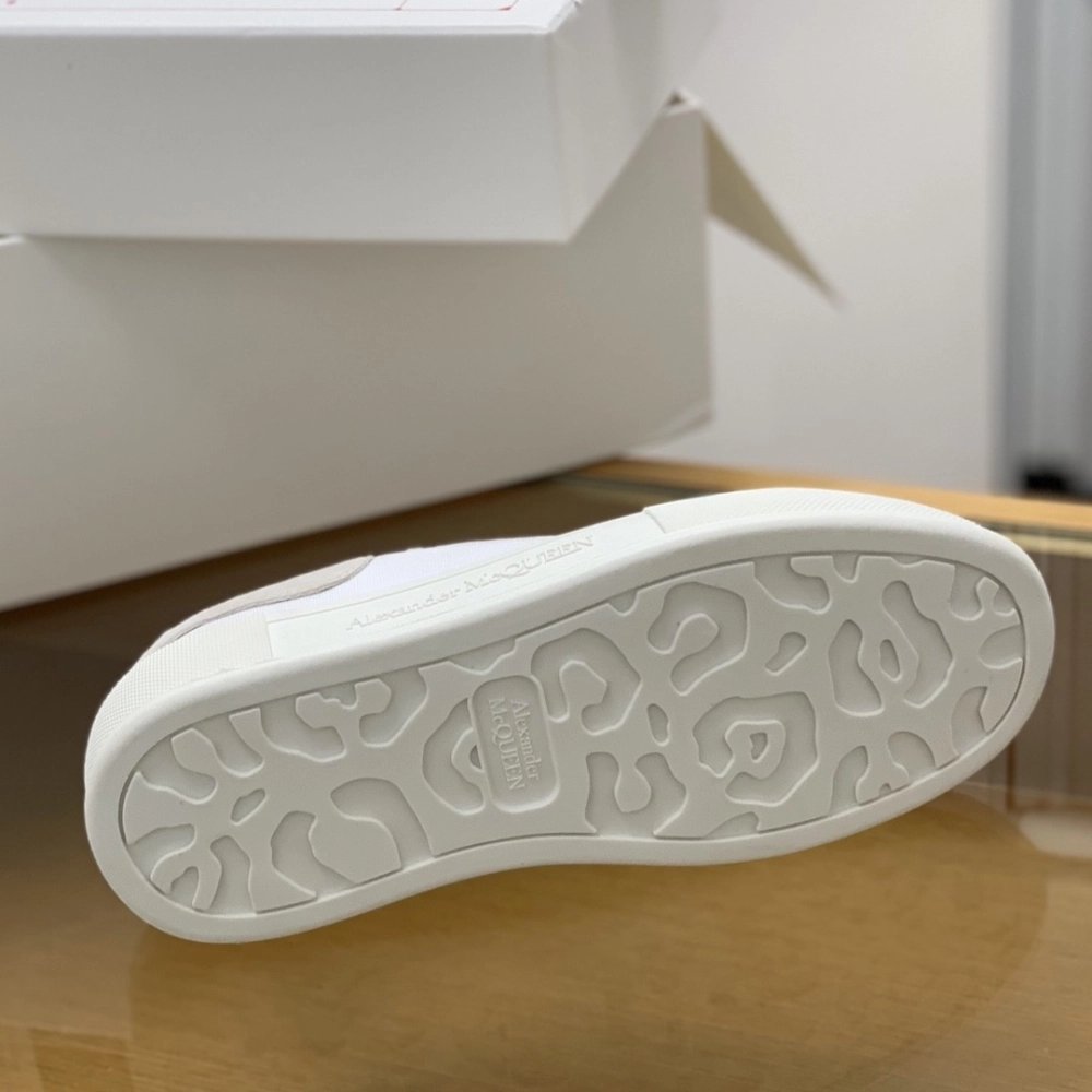 Alexander McQueen MQ White velvet tail Sneakers,Alexander McQueen,High quality Free shipping