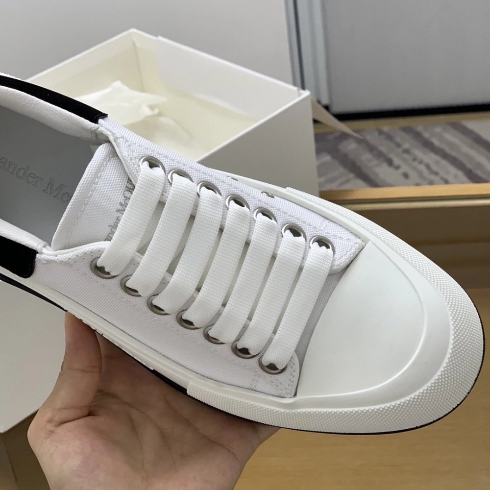 Alexander McQueen MQ White/Black velvet tail Sneakers,Alexander McQueen,High quality Free shipping