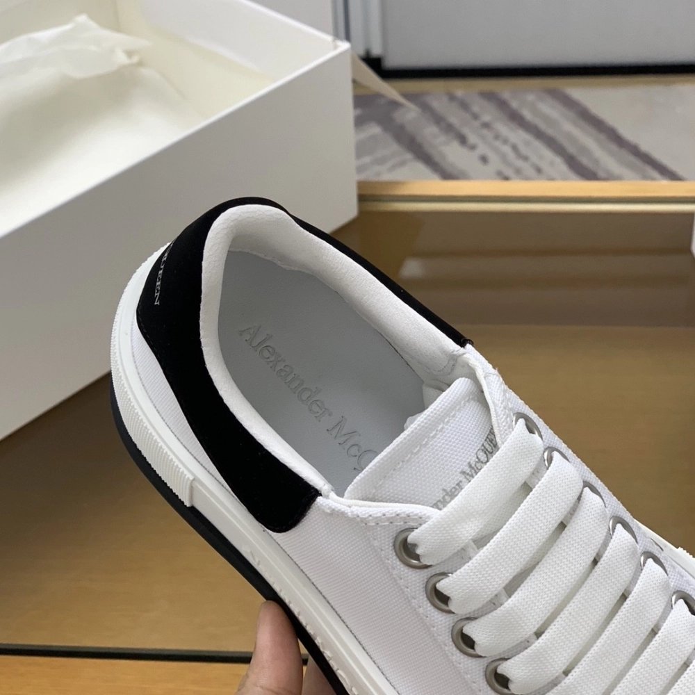 Alexander McQueen MQ White/Black velvet tail Sneakers,Alexander McQueen,High quality Free shipping