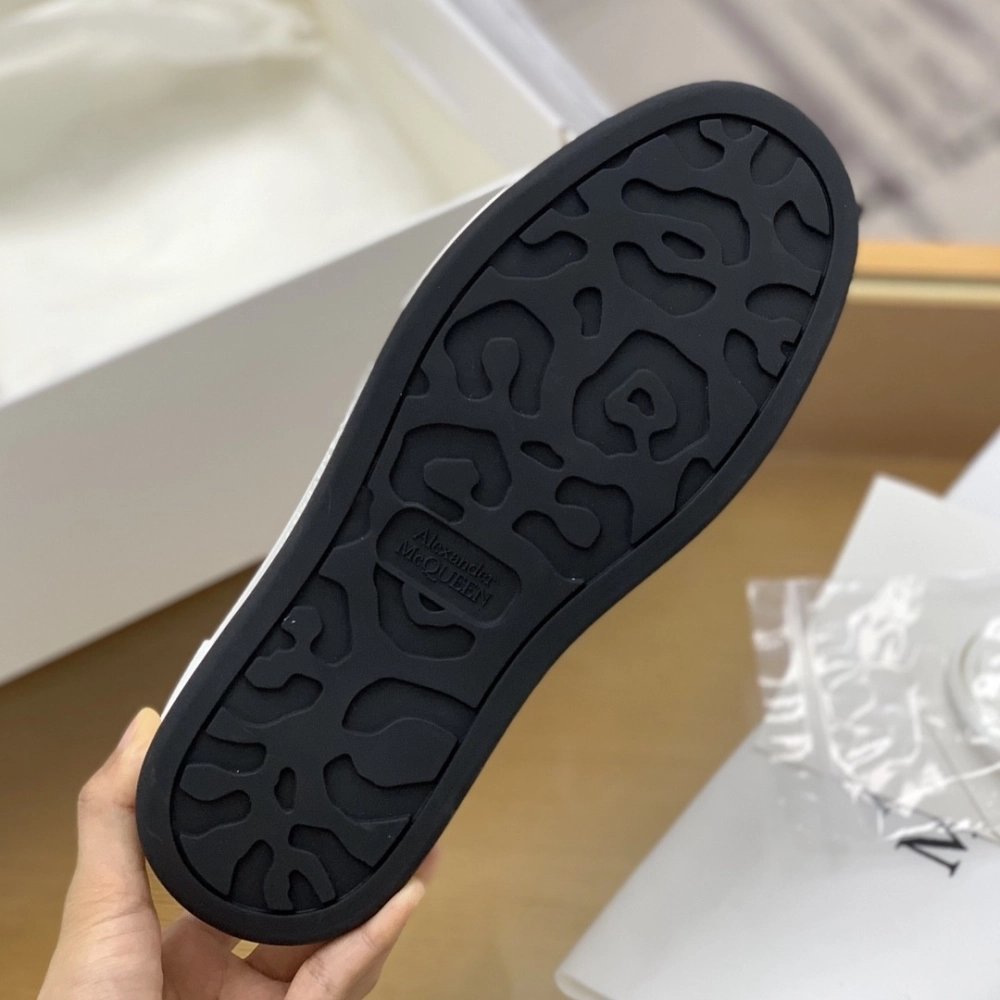 Alexander McQueen MQ White/Black velvet tail Sneakers,Alexander McQueen,High quality Free shipping