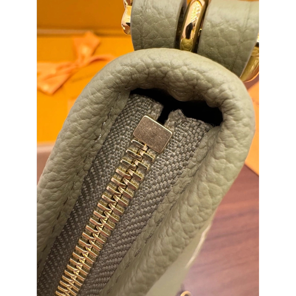 Louis Vuitton M46672 CarryAll PM,CarryAll,LOUIS VUITTON,BAGS