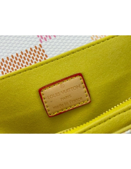 Louis Vuitton Pochette Metis East West,Twist,LOUIS VUITTON,BAGS