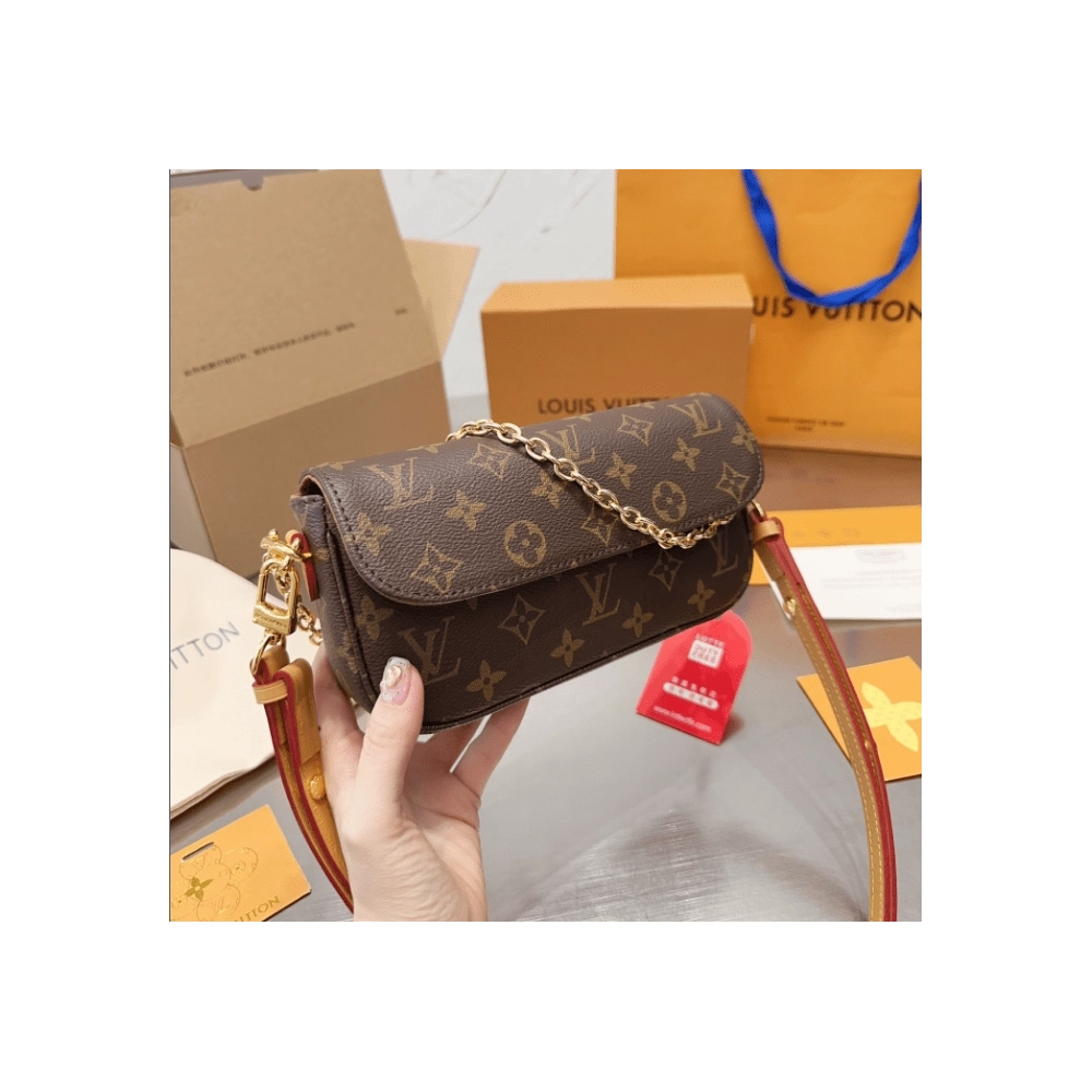 LOUIS VUITTON Wallet On Chain Ivy,Boite,LOUIS VUITTON,BAGS