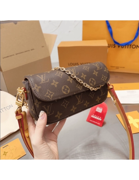 LOUIS VUITTON Wallet On Chain Ivy,Boite,LOUIS VUITTON,BAGS