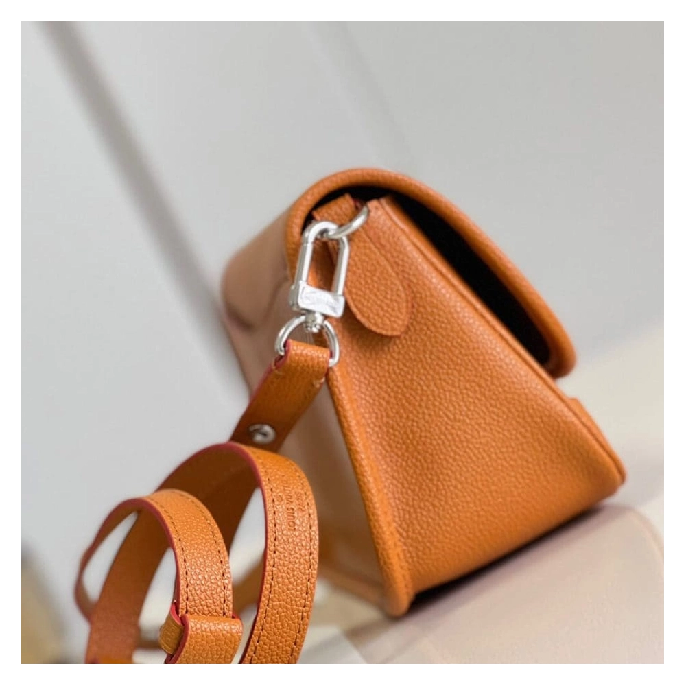 LV Buci M59459,Buci,LOUIS VUITTON,BAGS