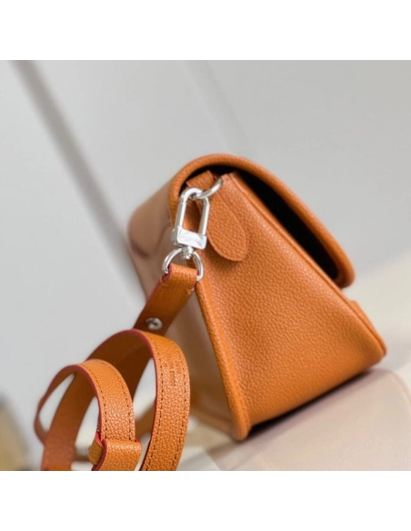 LV Buci M59459,Buci,LOUIS VUITTON,BAGS