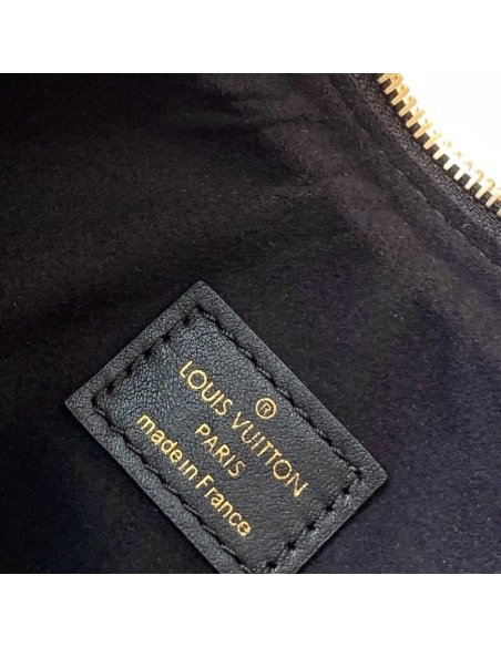 LOUIS VUITTON Loop M22591,Loop,LOUIS VUITTON,BAGS