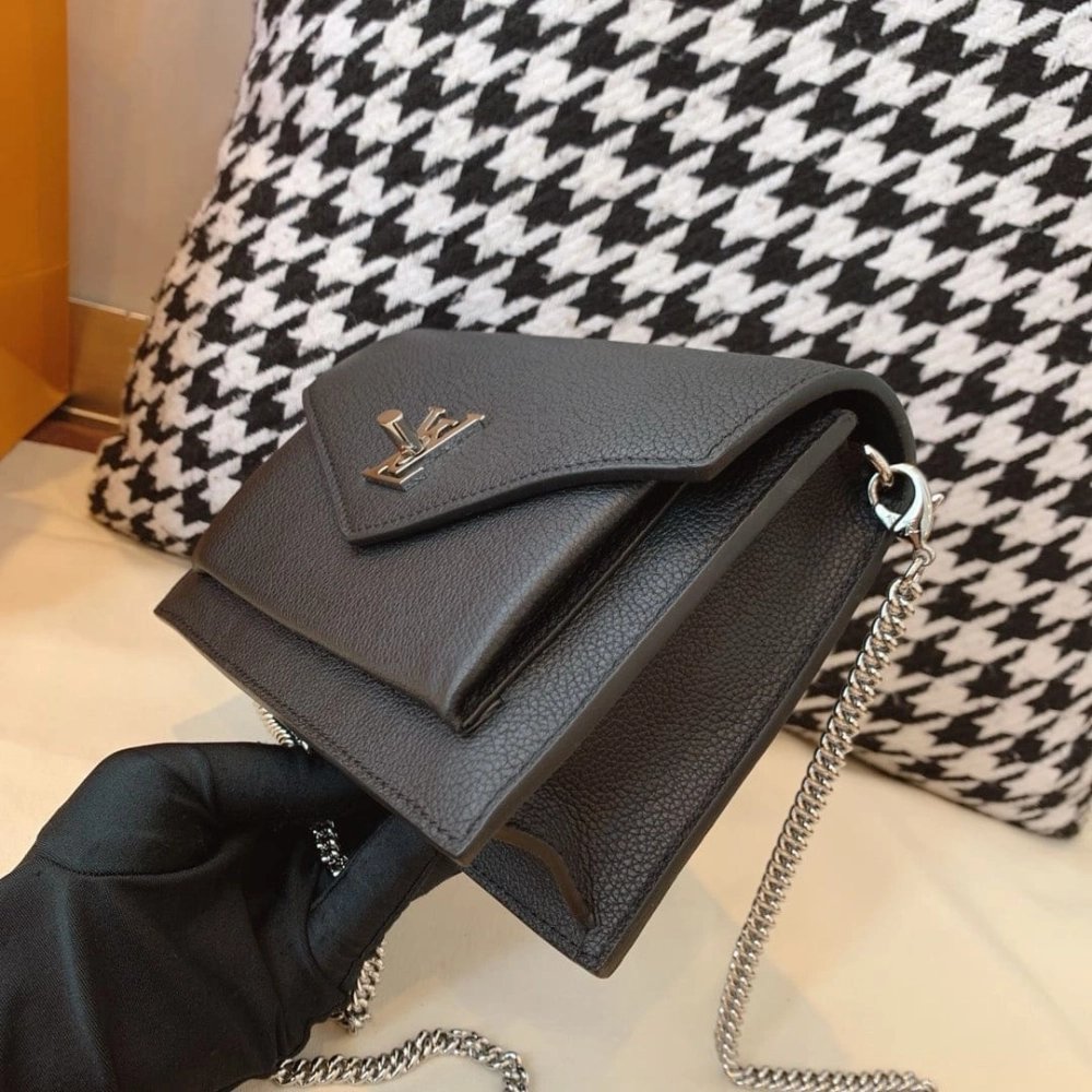 Louis Vuitton M63471 Mylockme Chain Pochette,Multi Pochette Accessoires,LOUIS VUITTON,BAGS