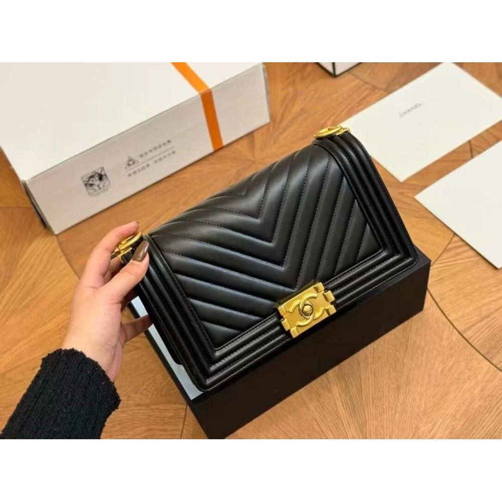 CHANEL Calfskin Chevron Quilted Medium Boy Flap Black,CHANEL,BAGS