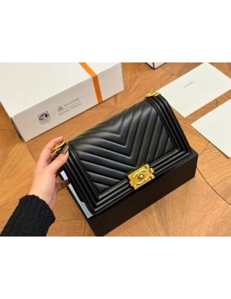CHANEL Calfskin Chevron Quilted Medium Boy Flap Black,CHANEL,BAGS