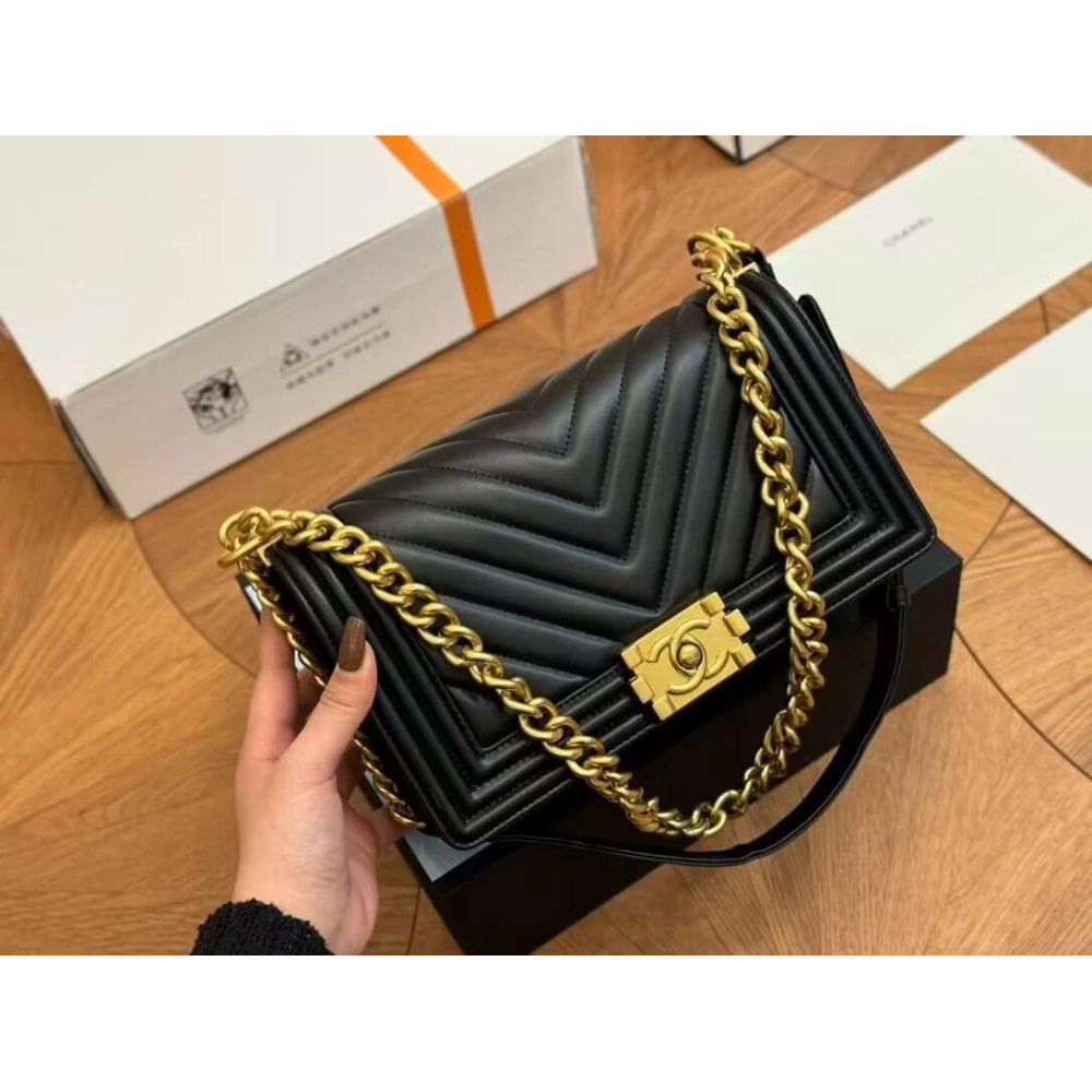 CHANEL Calfskin Chevron Quilted Medium Boy Flap Black,CHANEL,BAGS