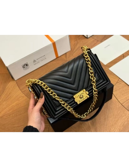 CHANEL Calfskin Chevron Quilted Medium Boy Flap Black,CHANEL,BAGS