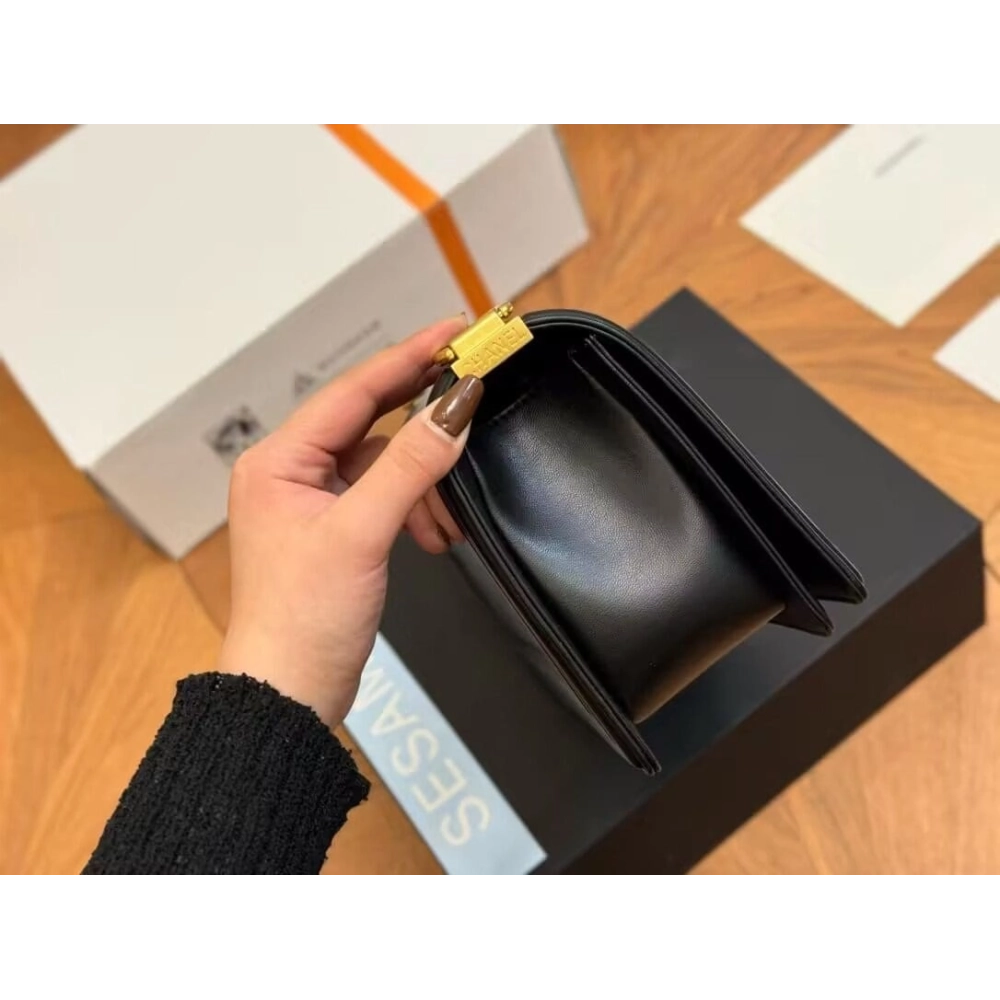 CHANEL Calfskin Chevron Quilted Medium Boy Flap Black,CHANEL,BAGS