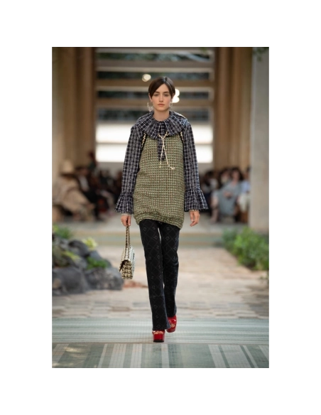 CHANEL CLASSIC HANDBAG,CHANEL,BAGS