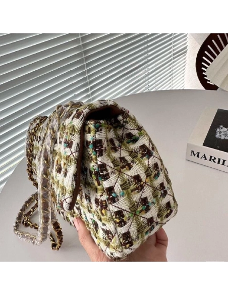 CHANEL CLASSIC HANDBAG,CHANEL,BAGS