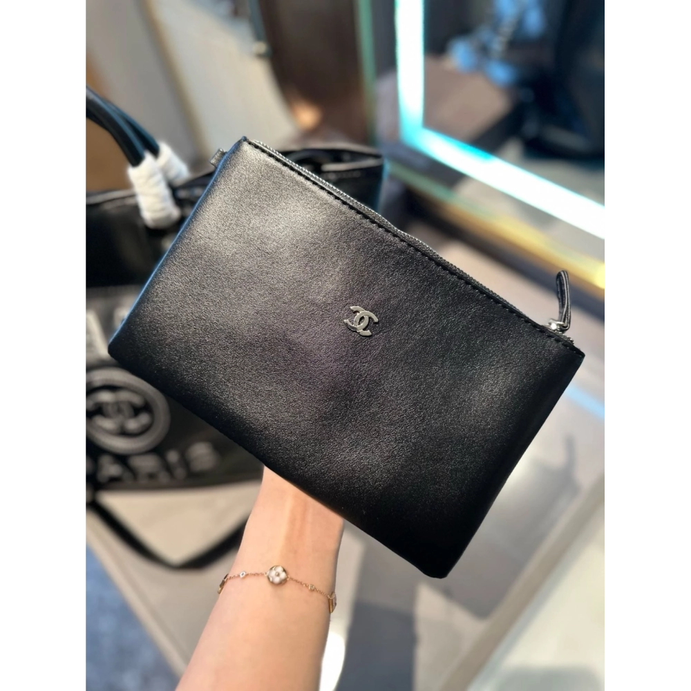 CHANEL LARGE TOTE,CHANEL,BAGS