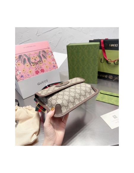 GUCCI NEO VINTAGE GG SUPREME BELT BAG,GUCCI,BAGS