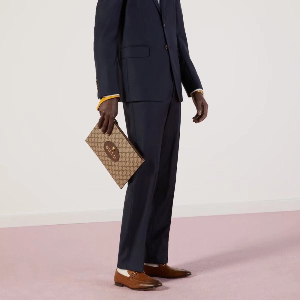 GUCCI NEO VINTAGE GG SUPREME POUCH,GUCCI,BAGS