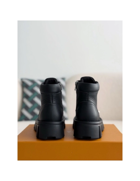 Louis Vuitton Leather Round Toe Lace-up Boots,LOUIS VUITTON