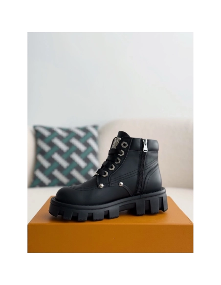 Louis Vuitton Leather Round Toe Lace-up Boots,LOUIS VUITTON