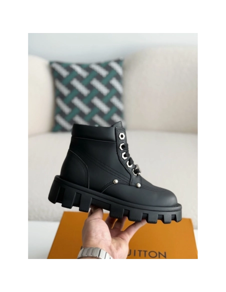 Louis Vuitton Leather Round Toe Lace-up Boots,LOUIS VUITTON