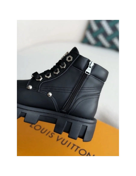 Louis Vuitton Leather Round Toe Lace-up Boots,LOUIS VUITTON