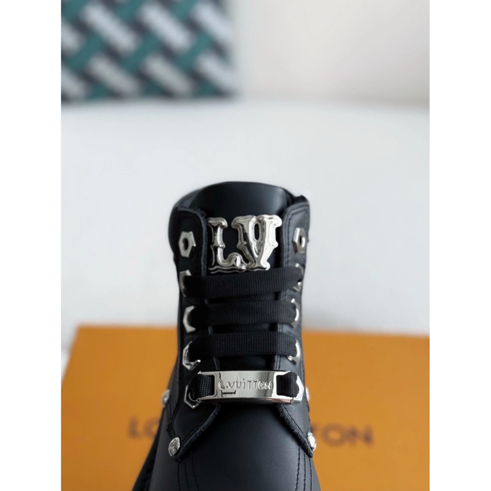 Louis Vuitton Leather Round Toe Lace-up Boots,LOUIS VUITTON