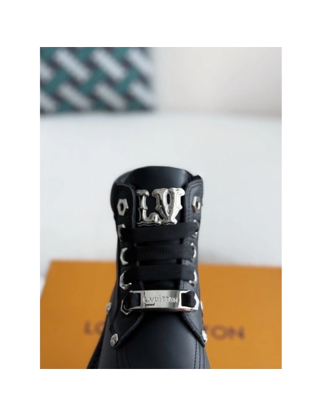 Louis Vuitton Leather Round Toe Lace-up Boots,LOUIS VUITTON