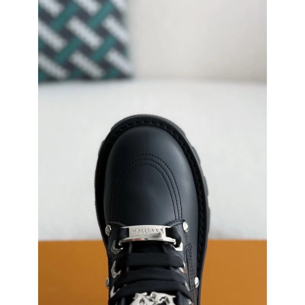 Louis Vuitton Leather Round Toe Lace-up Boots,LOUIS VUITTON