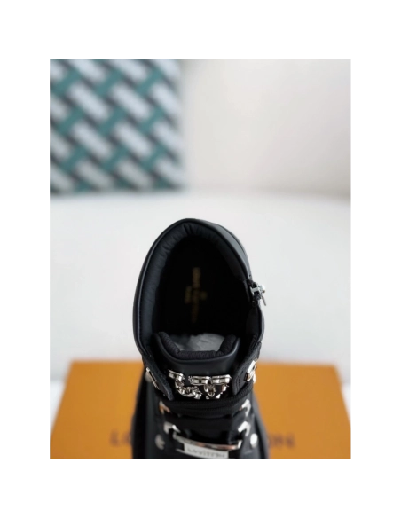 Louis Vuitton Leather Round Toe Lace-up Boots,LOUIS VUITTON