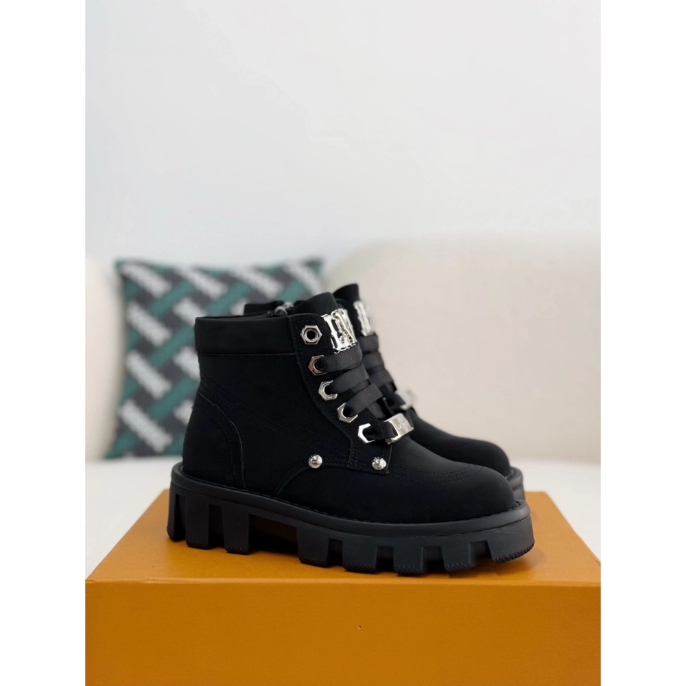 Louis Vuitton Round Toe Lace-up Boots,LOUIS VUITTON