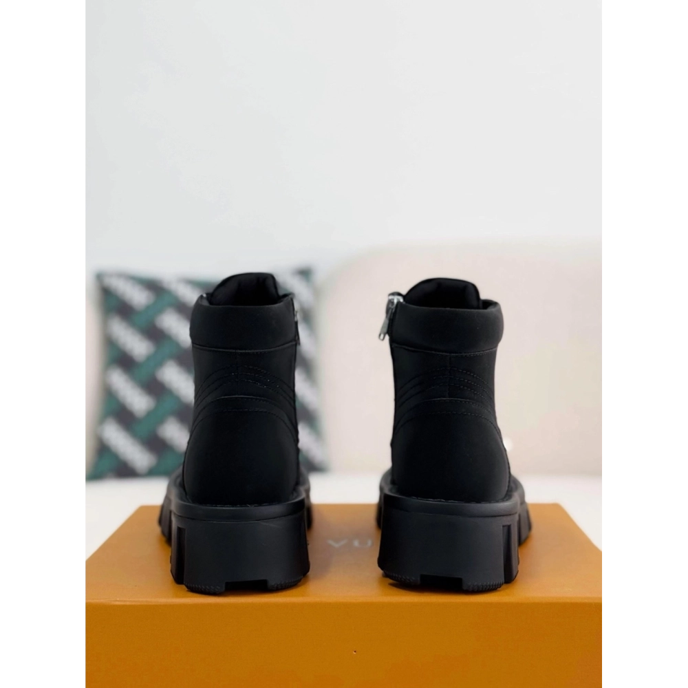 Louis Vuitton Round Toe Lace-up Boots,LOUIS VUITTON