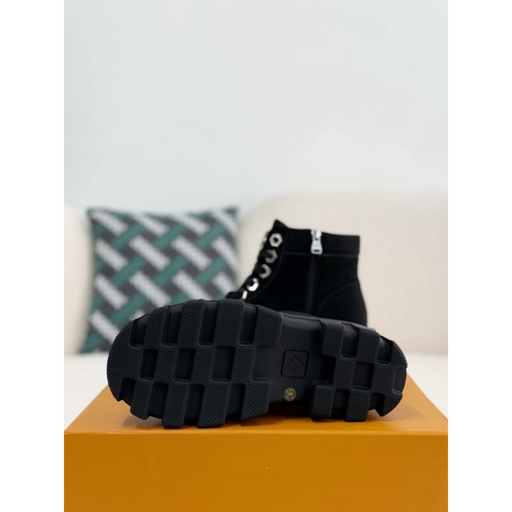 Louis Vuitton Round Toe Lace-up Boots,LOUIS VUITTON