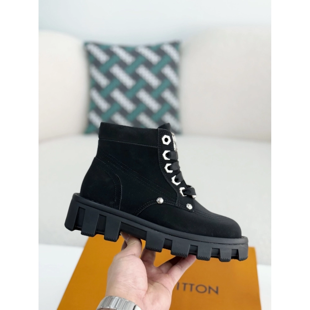 Louis Vuitton Round Toe Lace-up Boots,LOUIS VUITTON