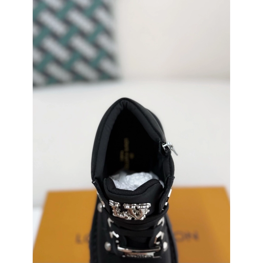 Louis Vuitton Round Toe Lace-up Boots,LOUIS VUITTON