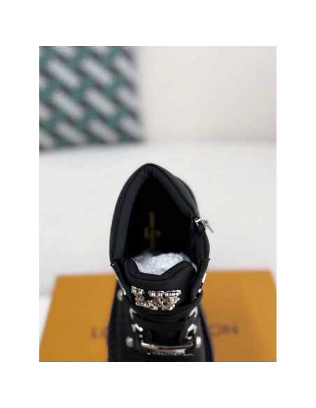 Louis Vuitton Round Toe Lace-up Boots,LOUIS VUITTON