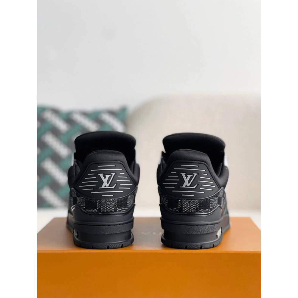 Louis Vuitton Sneakers,LOUIS VUITTON