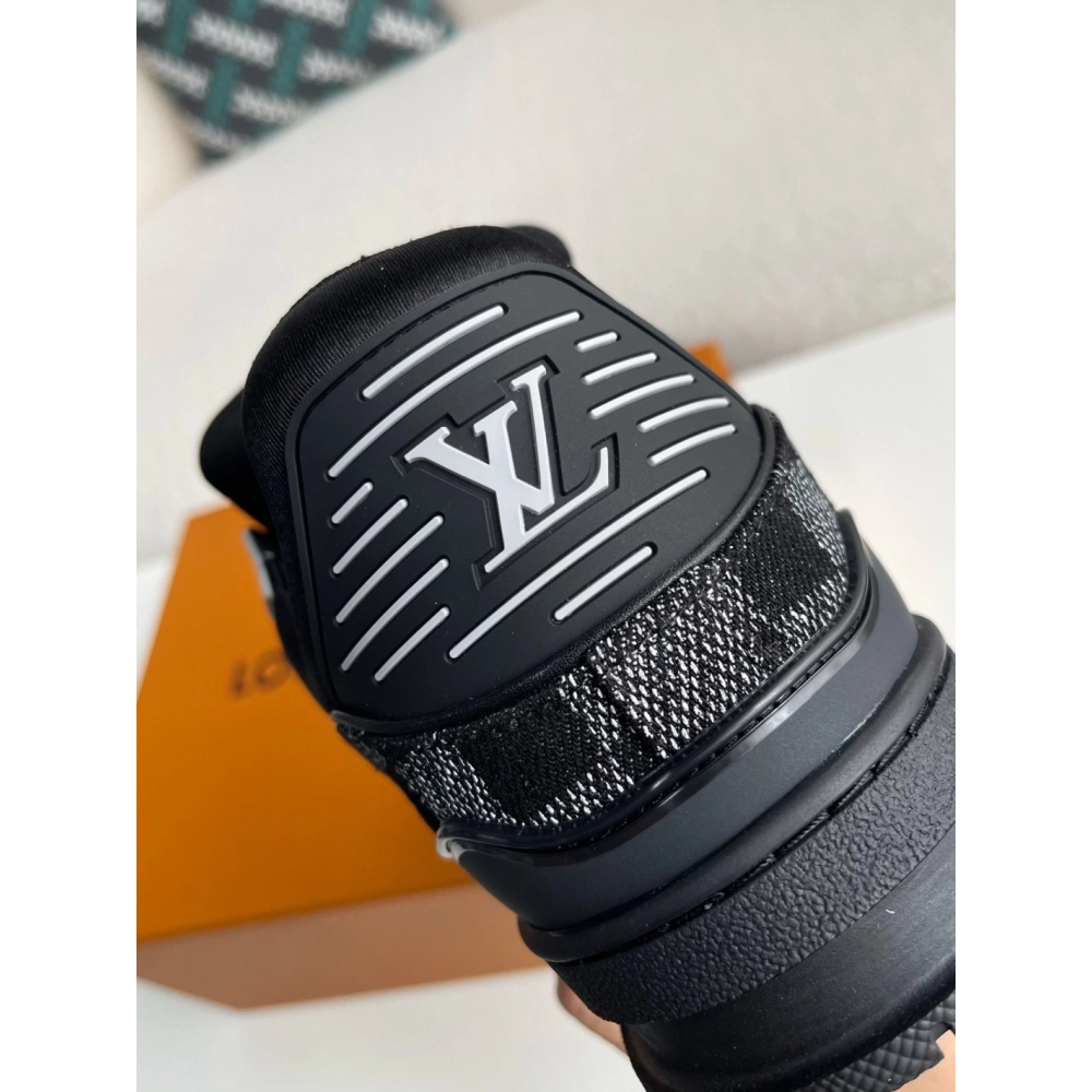 Louis Vuitton Sneakers,LOUIS VUITTON