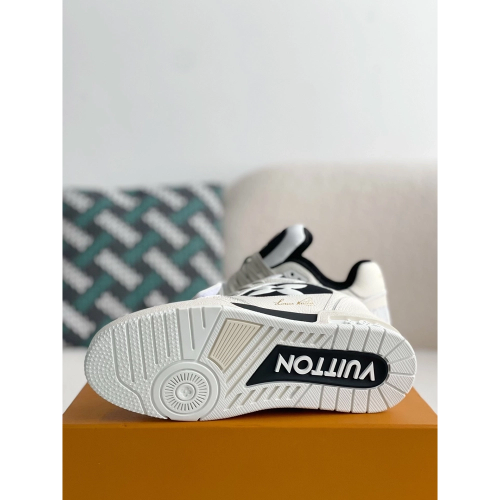 Louis Vuitton Sneakers,LOUIS VUITTON