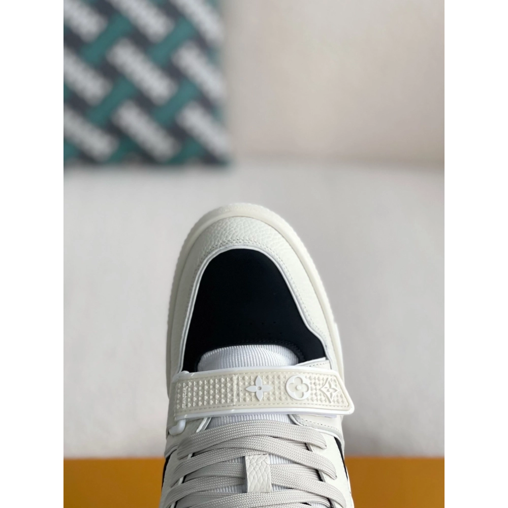 Louis Vuitton Sneakers,LOUIS VUITTON